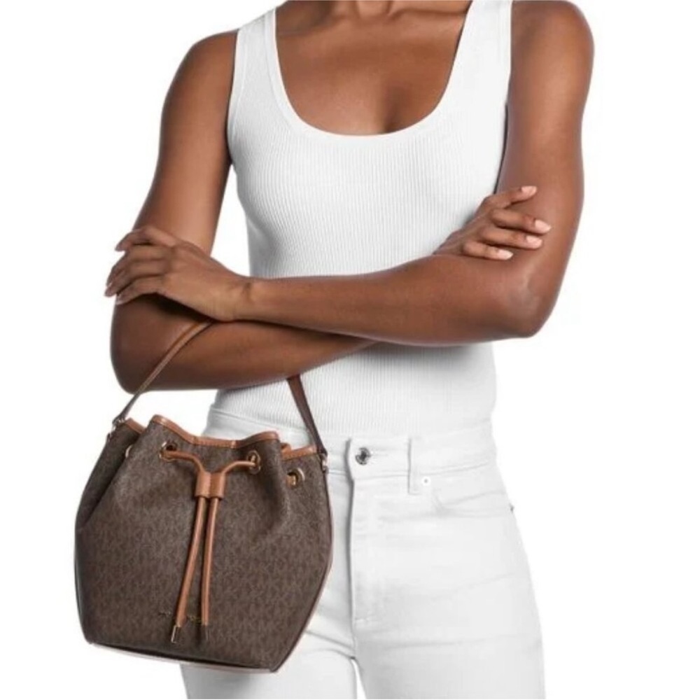 Michael Kors Dark Brown Bucket cross body Bag - Picture 2 of 8